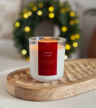 Bez těchto vůní se Vánoce prostě neobejdou. 🥰 🎄✨ Jablečný štrúdl ~ Vánoční stromeček ~ Šťastné a skořicové