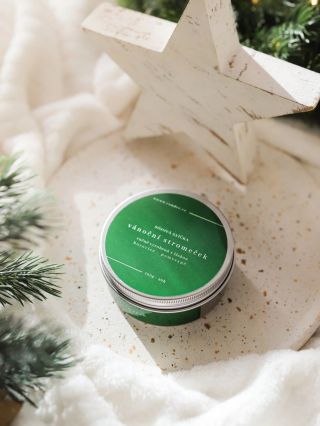 Vánoční svíčky v plechovce doskladněny 🫶🏻✨ ~hodně se na ně ptáte, jsou věčně vyprodané, ale nebojte…pravidelně je...